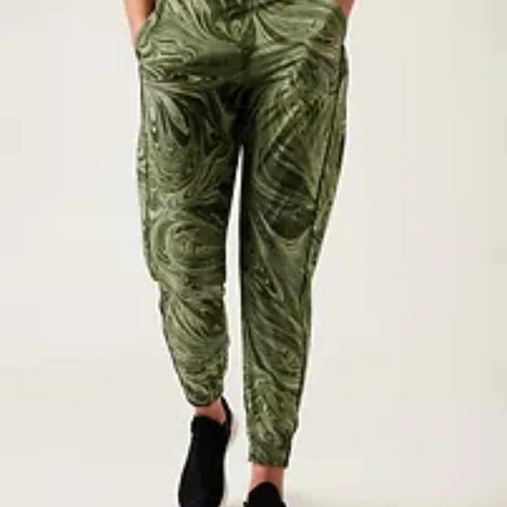 Athleta Brooklyn joggers. NWOT.